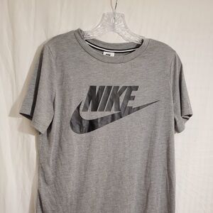 WOMEN GREY AND BLACK NIKE TSHIRT